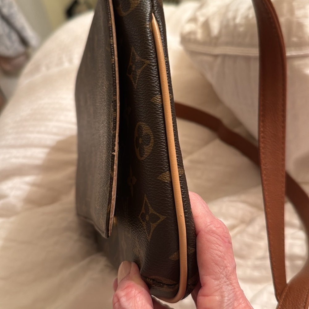 Louis Vuitton Brown Monogram Shoulder Bag faux - Picture 7 of 14